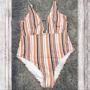 Strip low cut Cupshe Swimsuit!